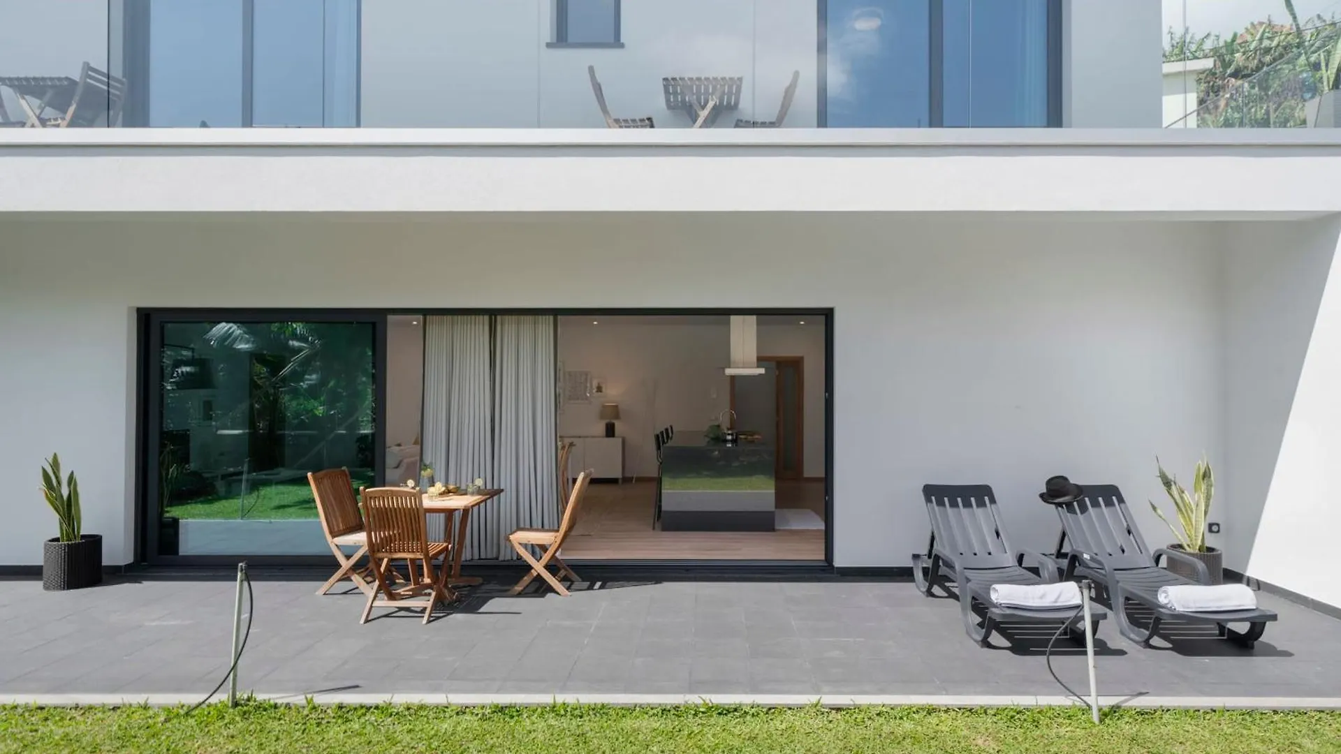 펜션 Germana House By An Island Apart 폰타도솔 포르투갈