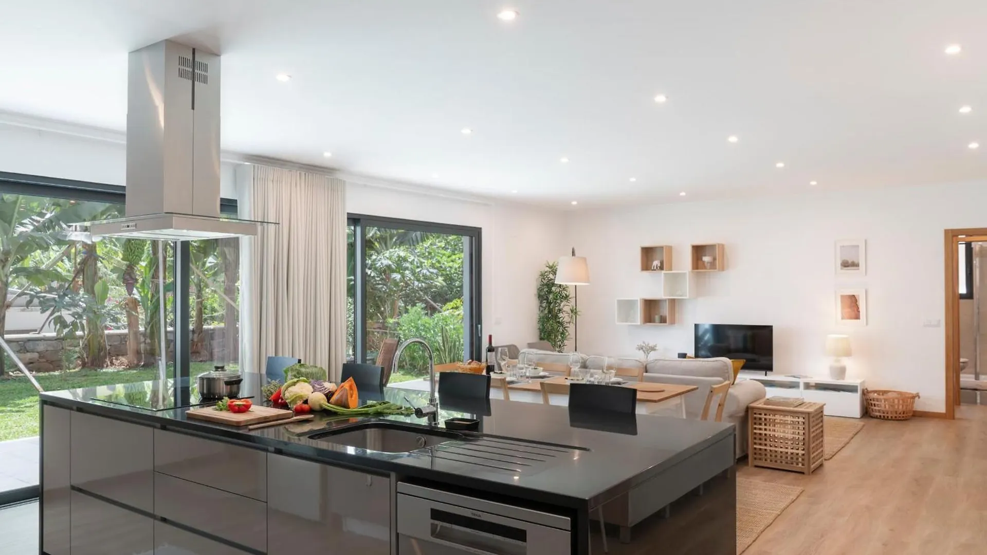 Germana House By An Island Apart 폰타도솔 0*,